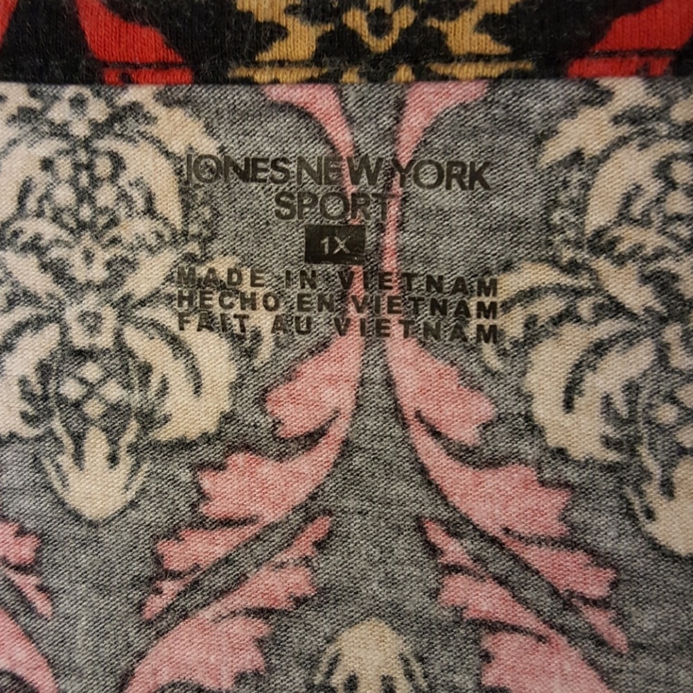 Top - Picture 3 of 3